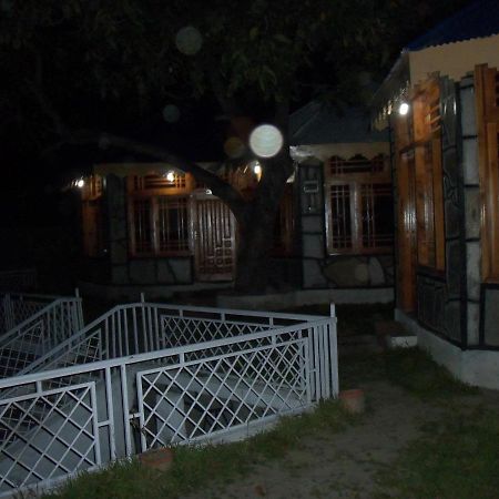 Manila Huts Hotel Naran Ngoại thất bức ảnh