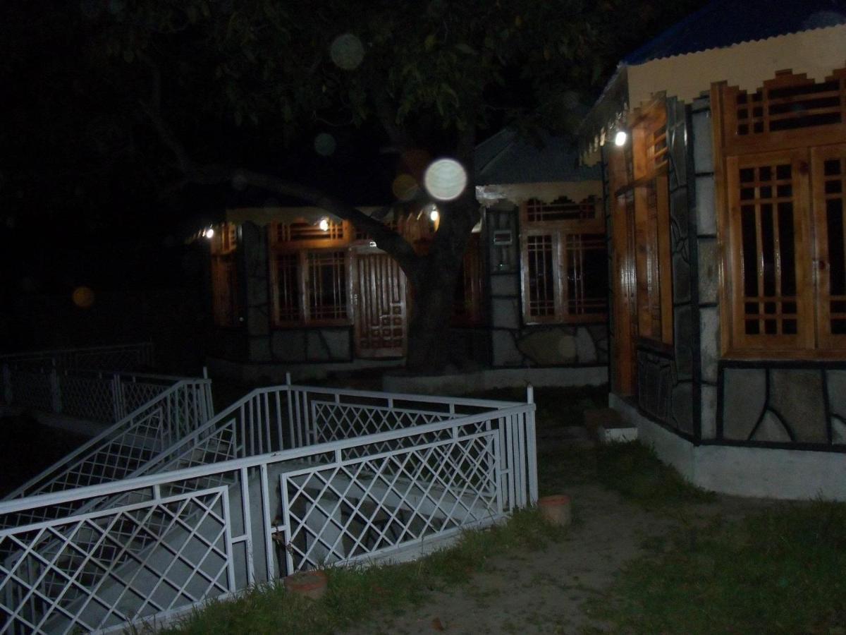 Manila Huts Hotel Naran Ngoại thất bức ảnh
