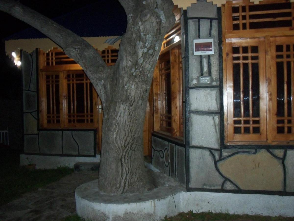 Manila Huts Hotel Naran Ngoại thất bức ảnh